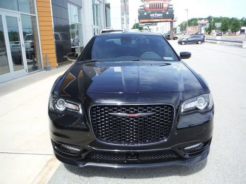 Certified 2022 Chrysler 300 S w/ Comfort Group RWD image 9
