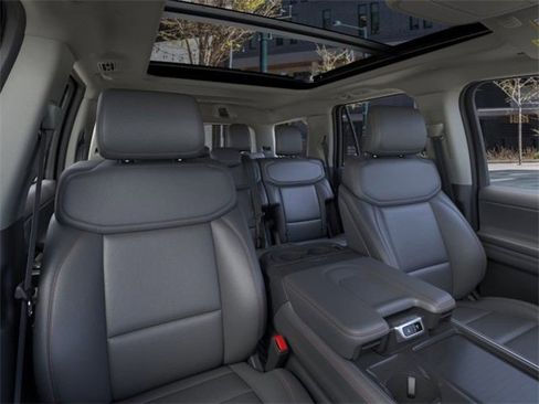 New 2025 Ford Expedition Active image 10