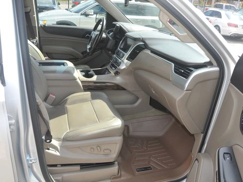 Used 2017 GMC Yukon SLT RWD image 30