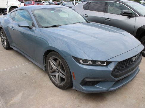 Used 2025 Ford Mustang Premium RWD image 2