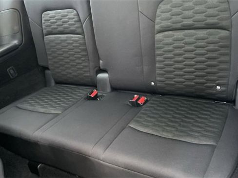 Used 2024 Nissan Pathfinder S image 22