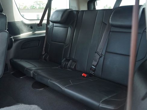 Used 2019 Chevrolet Suburban LT AWD/4WD image 34