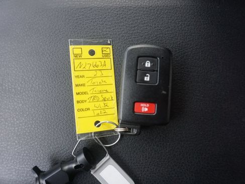 Used 2023 Toyota Tacoma TRD Sport w/ TRD Premium Sport Package AWD/4WD image 32