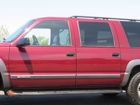 Used 1999 Chevrolet Suburban 4WD w/ Preferred Equipment Group 3 image 21