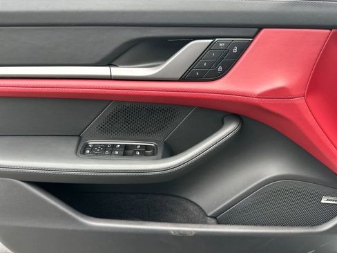 New 2025 Porsche Taycan image 12