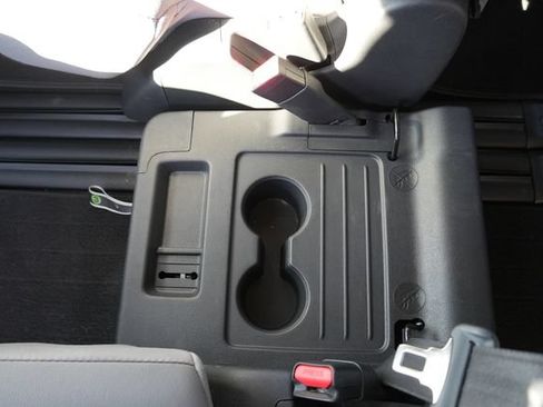 Used 2023 Toyota Sienna XLE FWD image 17