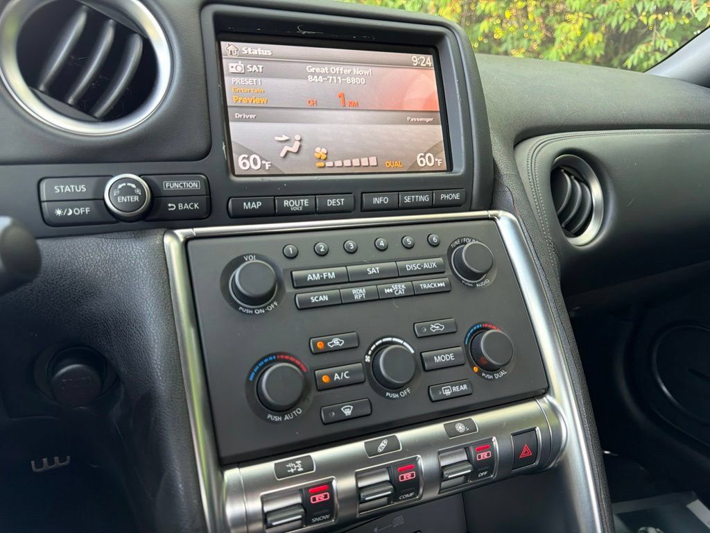 Used 2009 Nissan GT-R Premium AWD/4WD image 36