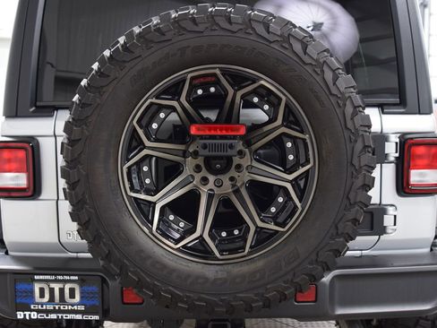 Used 2024 Jeep Wrangler Unlimited Sport AWD/4WD image 24