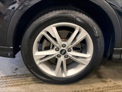 Certified 2022 Audi Q3 2.0T Premium w/ Convenience Package image 9