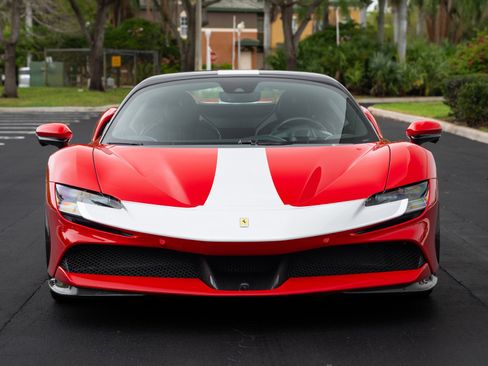 Used 2024 Ferrari SF90 Spider image 3
