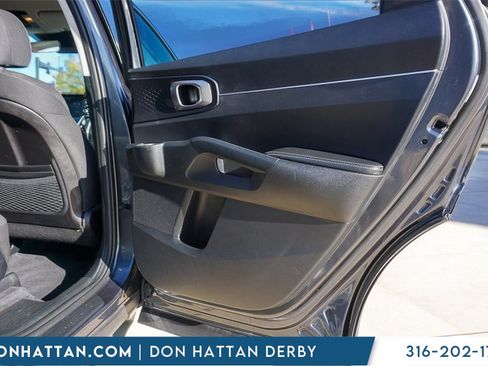 Used 2023 Kia Sorento LX image 23