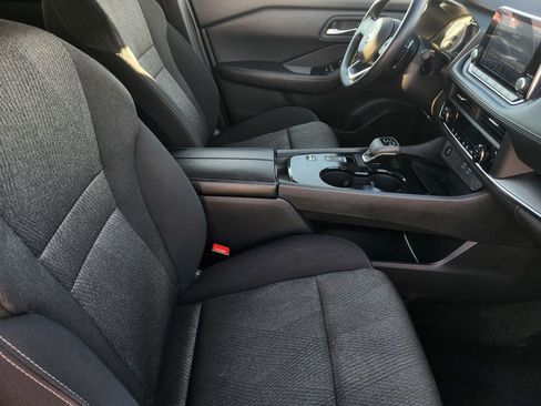 Used 2024 Nissan Rogue SV image 15