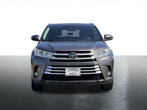 Used 2018 Toyota Highlander FWD V6 image 3