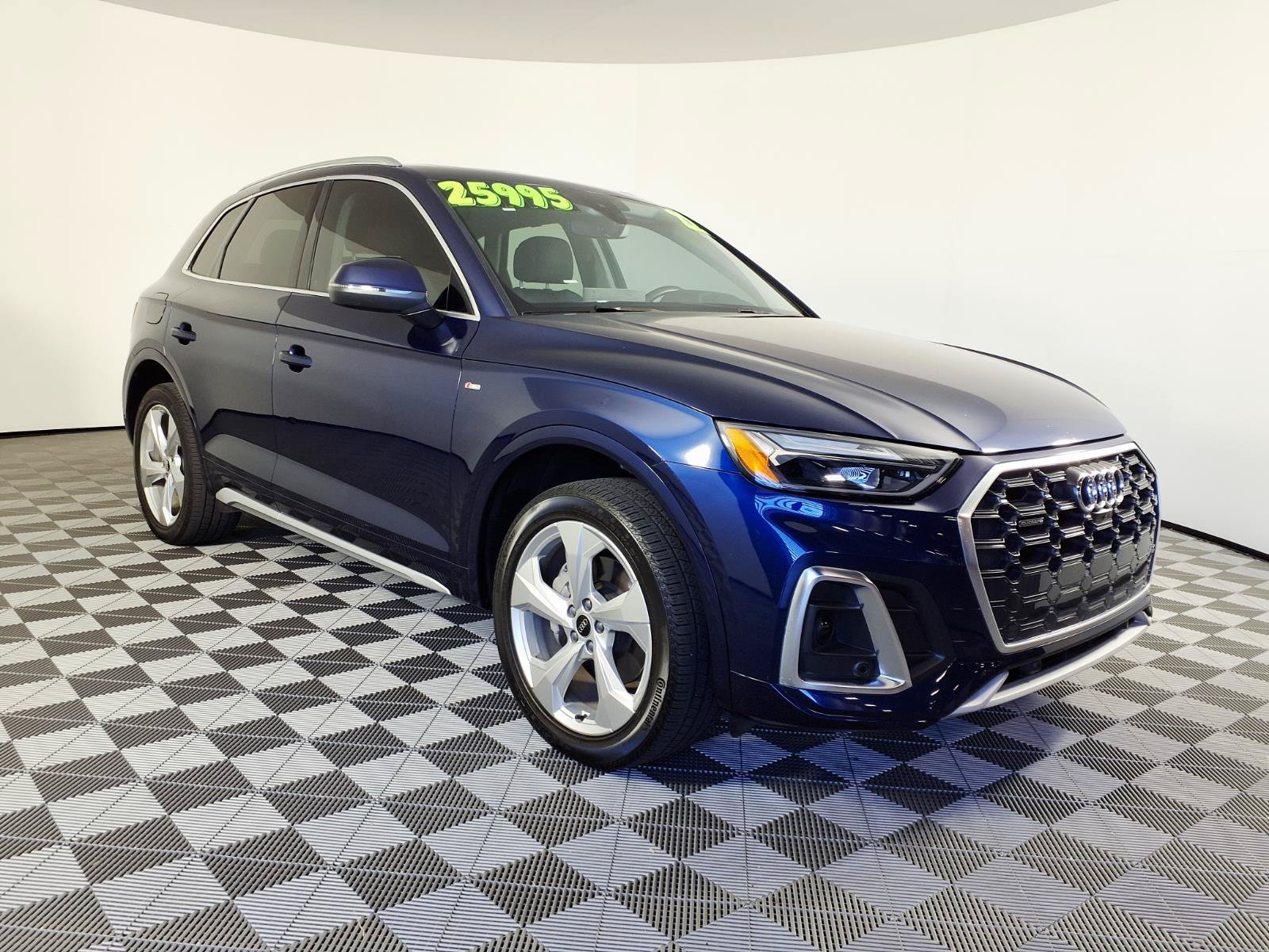 Used 2022 Audi Q5 2.0T Premium Plus w/ Premium Plus Package AWD/4WD image 3