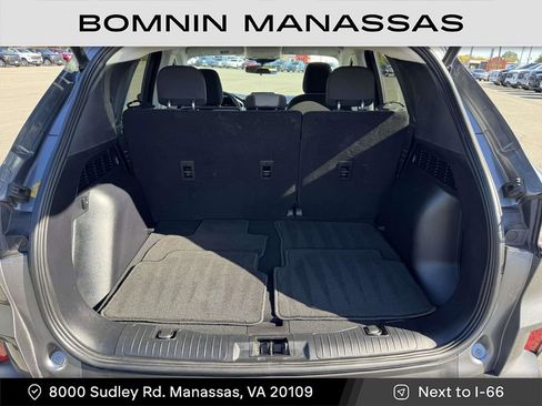 Used 2022 Ford Escape SE w/ SE Sport Appearance Package image 11