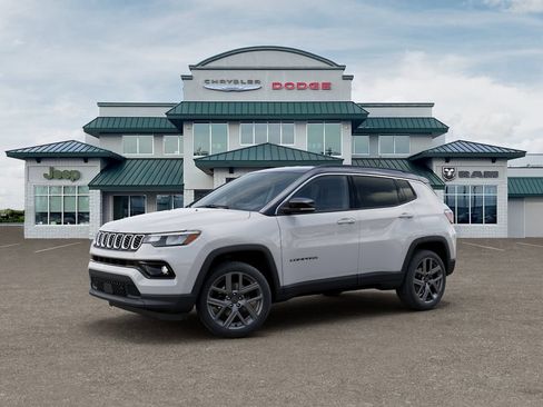 Used 2026 Jeep Compass Limited AWD/4WD image 2
