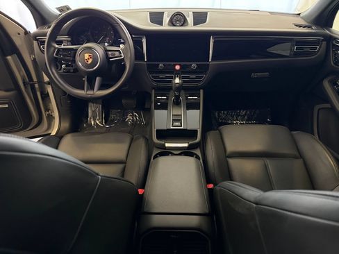 Certified 2026 Porsche Macan AWD/4WD image 17