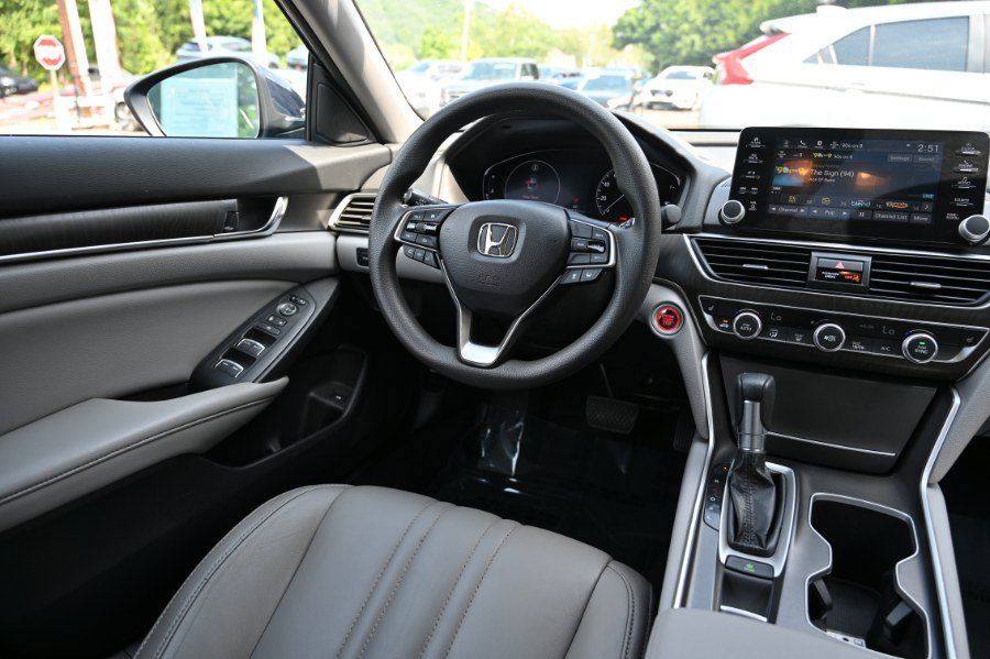 Used 2019 Honda Accord EX image 11