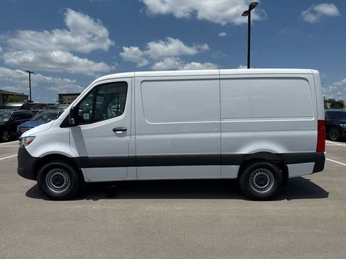 Used 2025 Mercedes-Benz Sprinter 2500 image 6