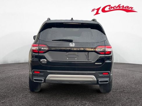 Certified 2024 Honda Pilot Touring image 6