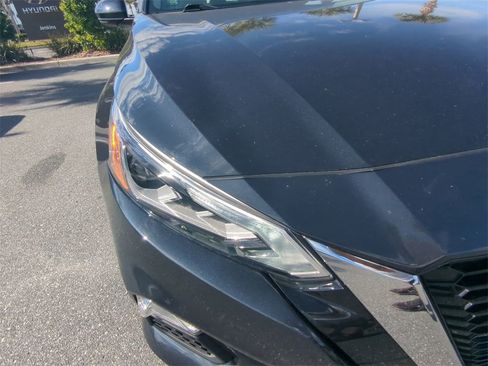 Used 2021 Nissan Altima 2.5 SV w/ SV Premium Package image 10