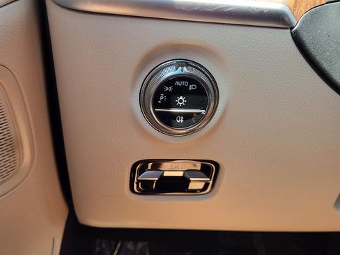 Used 2025 Mercedes-Benz C 300 Sedan image 15
