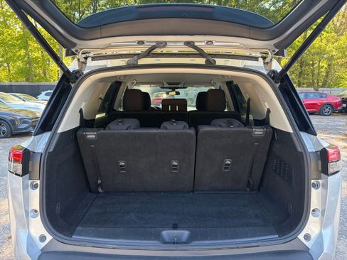 Used 2025 Nissan Pathfinder SV FWD image 34