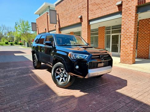 Used 2022 Toyota 4Runner TRD Off-Road Premium AWD/4WD image 1