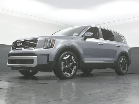 Used 2025 Kia Telluride S FWD image 52