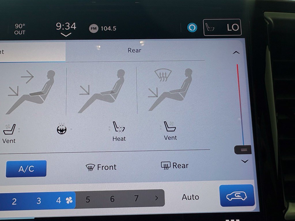 Used 2025 Chrysler Pacifica Limited FWD image 20