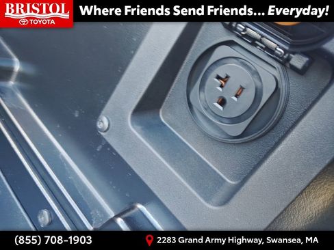 Used 2025 Toyota Tacoma Trailhunter image 35