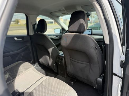 Used 2021 Ford Escape SE image 16