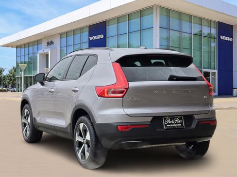 New 2026 Volvo XC40 B4 Core w/ Climate Package image 4