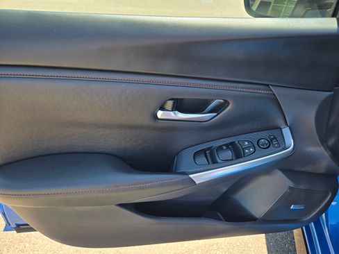 Used 2025 Nissan Sentra SR w/ SR Premium Package FWD image 22