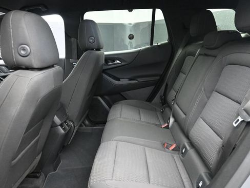 Used 2025 Chevrolet Equinox LT w/ Safety and Technology Package FWD image 12
