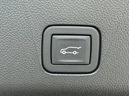 Used 2024 GMC Yukon Denali Ultimate w/ LPO, Floor Liner Package AWD/4WD image 15