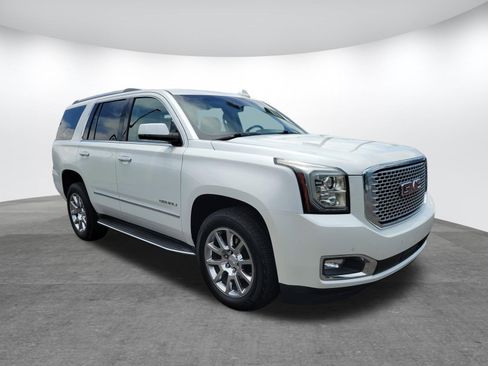 Used 2017 GMC Yukon Denali w/ Open Road Package AWD/4WD image 27