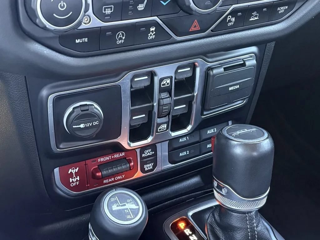 Used 2024 Jeep Gladiator Rubicon AWD/4WD image 31