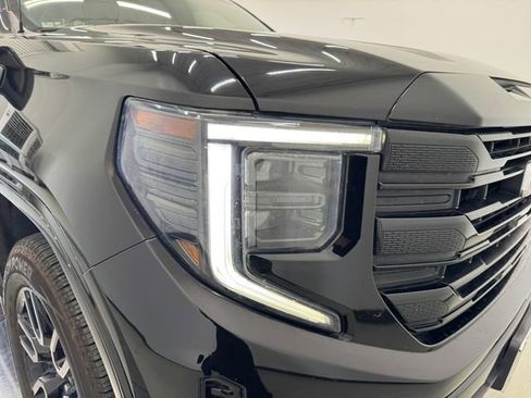 Used 2022 GMC Sierra 1500 Elevation image 31