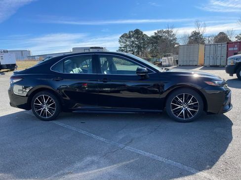 Used 2023 Toyota Camry SE FWD image 8