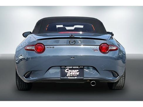 Used 2020 MAZDA MX-5 Miata Club w/ Interior Package RWD image 5
