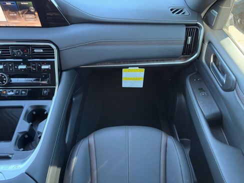 New 2026 Nissan Armada SL image 17