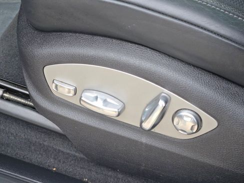 Used 2024 Porsche Macan AWD/4WD image 27