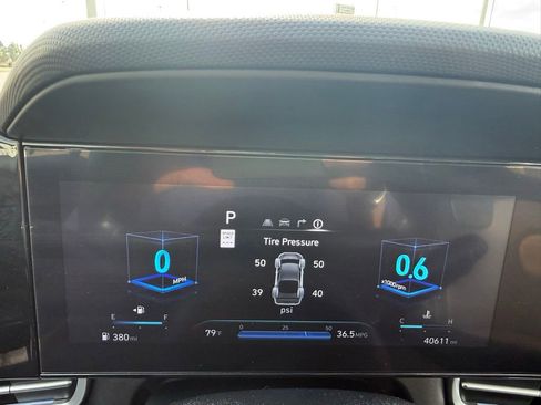 Used 2024 Hyundai Elantra Limited image 15