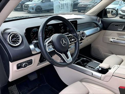 Used 2022 Mercedes-Benz GLB 250 image 14