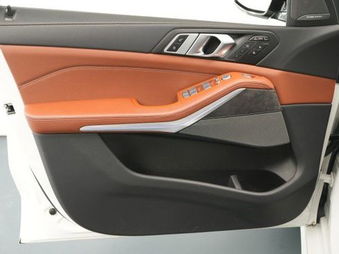 Used 2025 BMW X7 M60i image 35