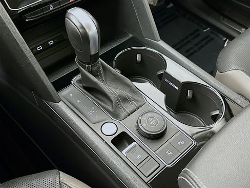 Used 2023 Volkswagen Atlas SEL Premium image 17