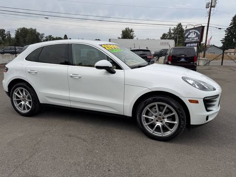 Used 2015 Porsche Macan S AWD/4WD image 3