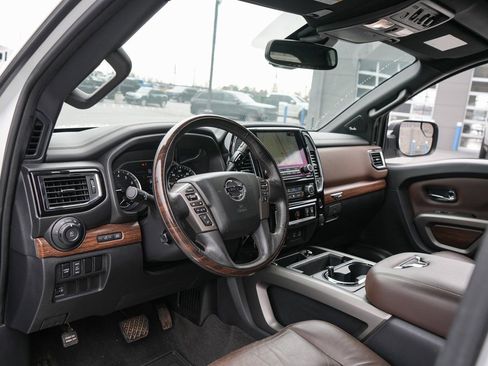 Used 2021 Nissan Titan Platinum Reserve w/ Moonroof Package image 13