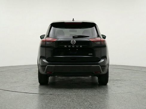 Used 2025 Nissan Rogue SV FWD image 7